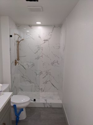 Two Frameless Glass Splash Pannel Installations - Mission Viejo - 2021 - Two Frameless Glass Splash Pannel Installations - Mission Viejo - 2021