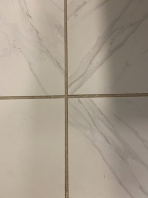 Cleaning bathroom tile and grout - Cleaning tile and grout in the bathroom
