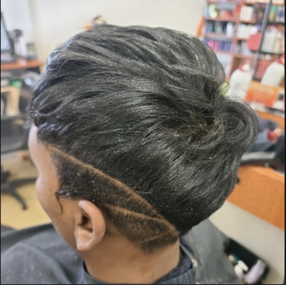 Mirror Mirror Cut and Styles - Mirror Mirror is a DMV-based full- service salon professional. With over 16 years experience specializing in cuts and color. My goal is to create the best guest experience for clients from start to end! Mirror Mirror Cut and Styles - Mirror Mirror is a DMV-based full- service salon professional. With over 16 years experience specializing in cuts and color. My goal is to create the best guest experience for clients from start to end!