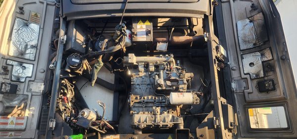 Reefer Repair - We understand the importance of prompt and quality service when it comes to mobile refrigeration issues.  Let us show you how we do everything possible to resolve the issue and have you back on your route ASAP!