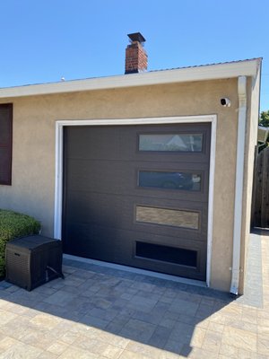 New Modern Garage Door - Santa Clara - Here we go : new garage door installed in Santa Clara - turn around time was 3 business days New Modern Garage Door - Santa Clara - Here we go : new garage door installed in Santa Clara - turn around time was 3 business days