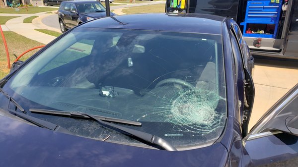 The premier mobile windshield repairman for Baldwin County! - At Chambers Auto Glass, we provide the finest auto glass repair and replacement in Baldwin County. Need your auto glass repaired or replaced?