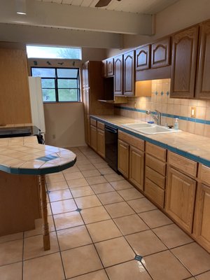 Move-out cleaning - This move out was a 5bed 3bath home. The kitchen and one of the bathrooms needed the most attention. After some time of hard work my team and I were able to bring both of these areas to a clean and fresh condition. The client was thrilled with the results! Move-out cleaning - This move out was a 5bed 3bath home. The kitchen and one of the bathrooms needed the most attention. After some time of hard work my team and I were able to bring both of these areas to a clean and fresh condition. The client was thrilled with the results!