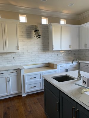 Stunning Kitchen Backsplashes - Elevate your kitchen with a custom backsplash! From subway tiles to intricate mosaic designs, we specialize in high-quality installations that add style and function. Our team ensures flawless craftsmanship, quick turnaround, and competitive pricing. 🍽️💎 Let’s design your dream kitchen—call now! Stunning Kitchen Backsplashes - Elevate your kitchen with a custom backsplash! From subway tiles to intricate mosaic designs, we specialize in high-quality installations that add style and function. Our team ensures flawless craftsmanship, quick turnaround, and competitive pricing. 🍽️💎 Let’s design your dream kitchen—call now!