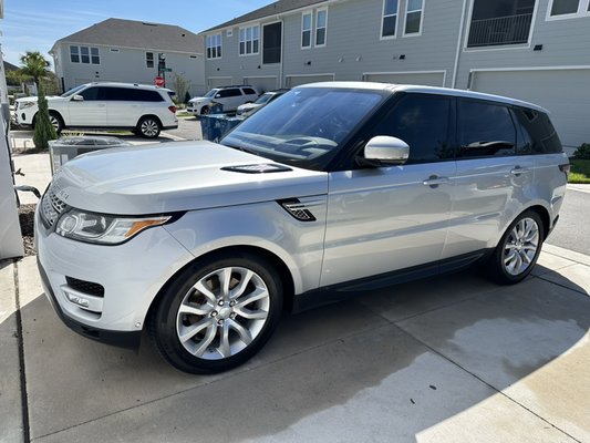 Range Rover Premium Detail - Interior Detail 
Leather Cleaning
Window Cleaning
Complete Tire and Rim Cleaning 
Exterior Detail