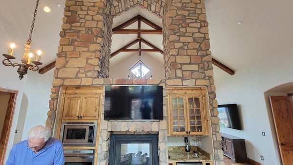 TV Wall Mounting - Tv mounting. No one wants to see unsightly cables when a TV is mounted. We professionally install your TV. Call today for both indoor and outdoor TV mounting and entertainment system installation.
Free Estimates. TV Wall Mounting - Tv mounting. No one wants to see unsightly cables when a TV is mounted. We professionally install your TV. Call today for both indoor and outdoor TV mounting and entertainment system installation.
Free Estimates.