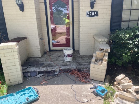 Plano job - This demo was an entrance on a house.
It had tile in the entrance but the home owner wanted brick. Plano job - This demo was an entrance on a house.
It had tile in the entrance but the home owner wanted brick.