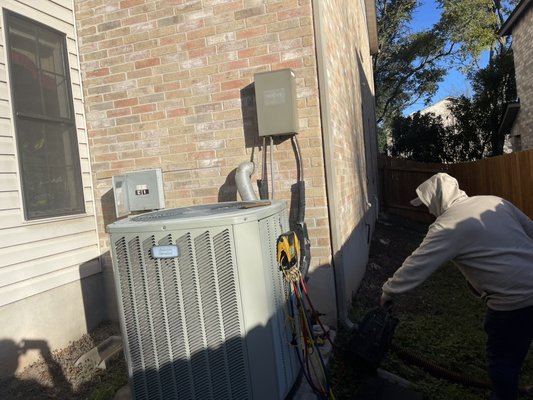 New install - We replacing the old system because they have leak in the indoor coil and the system is aqua thermo we replaced for new system whit new refrigerator R454b New install - We replacing the old system because they have leak in the indoor coil and the system is aqua thermo we replaced for new system whit new refrigerator R454b
