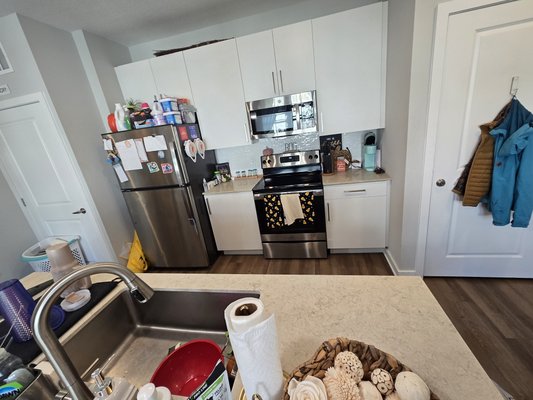 allergy safe haven - Our client requested our services to address a significant issue in her home: the presence of fur in every nook and cranny of her apartment. This request was made in anticipation of her father's visit, as he suffers from cat hair allergies. Our team promptly addressed the situation and ensured that the fur problem was thoroughly resolved, leaving the client highly satisfied with our services. allergy safe haven - Our client requested our services to address a significant issue in her home: the presence of fur in every nook and cranny of her apartment. This request was made in anticipation of her father's visit, as he suffers from cat hair allergies. Our team promptly addressed the situation and ensured that the fur problem was thoroughly resolved, leaving the client highly satisfied with our services.