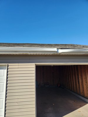 Gutter and roof repair - Quick and affordable gutter and roof repair Gutter and roof repair - Quick and affordable gutter and roof repair