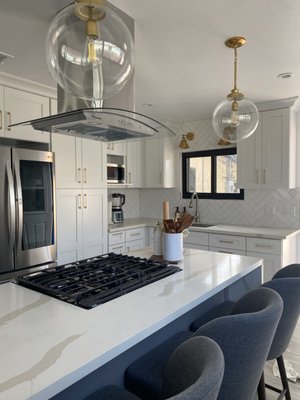 Kitchen Remodel 2021 - Beautiful Kitchen Remodel in the city of Inglewood on this 1923 built home. The entire home was remodeled. Kitchen Remodel 2021 - Beautiful Kitchen Remodel in the city of Inglewood on this 1923 built home. The entire home was remodeled.