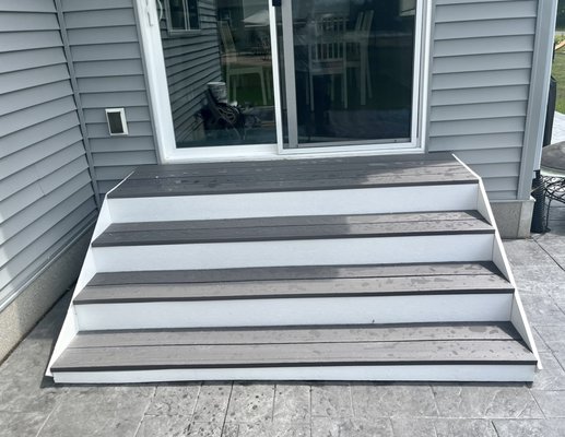 Modern Steps - Thankfully the customer had colors picked and contrast looks absolutely stunning. Modern Steps - Thankfully the customer had colors picked and contrast looks absolutely stunning.