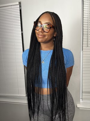 SMALL KNOTLESS SPECIAL $250 - SMALL KNOTLES SPECIAL $250 hair included. Enjoy the experience!