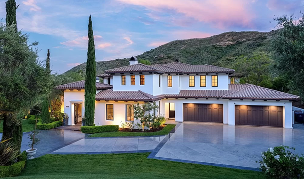 Recent Sales - Here are pictures of our recent sales. We work in all of Los Angeles. If you're interested in selling please contact the best team for the job at 818-606-4893 or info@jedwardgroup.com Recent Sales - Here are pictures of our recent sales. We work in all of Los Angeles. If you're interested in selling please contact the best team for the job at 818-606-4893 or info@jedwardgroup.com
