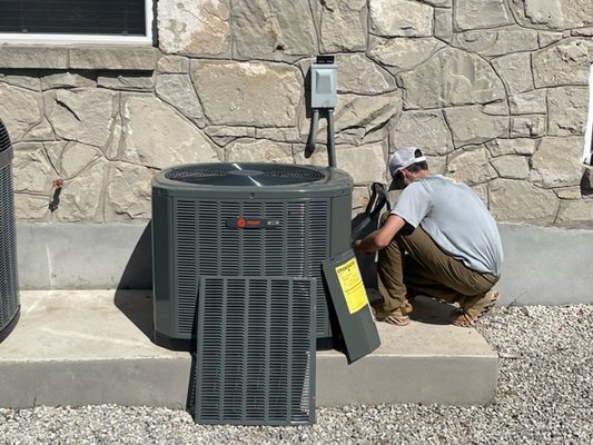 New HVAC Installation - This was a complete HVAC removal and replacement. The job started around 8:00am. During that time we dismantled and replaced an entire HVAC system inside and out. We even removed the old system at no additional cost. Need service repair or an entire new system...Call Absolute today.
