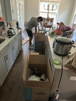 Weekend Move for residential client! - Packing day kitchen, pantry, book shelves, wrapped furniture and also came back for the big moving day to clients new home!