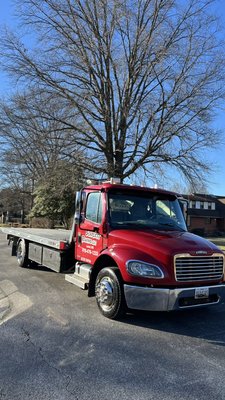 Scarlett Towing LLC - Scarlett Towing LLC serving in the Laurel and surrounding areas with: flatbed towing, move light and medium equipment,road assistance, gas delivery, jump start tire change and more. Please call for more details at: (410) 476 1233