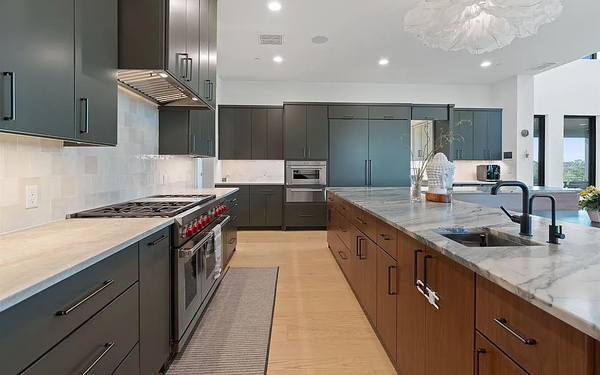 Custom Kitchen Remodelings - Each kitchen is designed and constructed differently, value of custom design and build is to make sure it fits right, looks right and its just the way client has envisioned it. Custom Kitchen Remodelings - Each kitchen is designed and constructed differently, value of custom design and build is to make sure it fits right, looks right and its just the way client has envisioned it.
