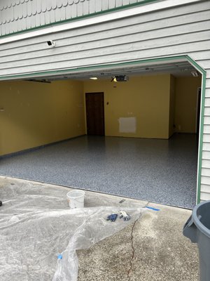 Epoxy floor in garage for client from Yelp - Installed epoxy garage floor from customer on Yelp in Bothell.
Starlight - floor color name