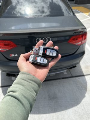 Car key duplication and programming - We quickly and efficiently provide a service for programming and making a duplicate key for any car. We won't keep you waiting long! Car key duplication and programming - We quickly and efficiently provide a service for programming and making a duplicate key for any car. We won't keep you waiting long!