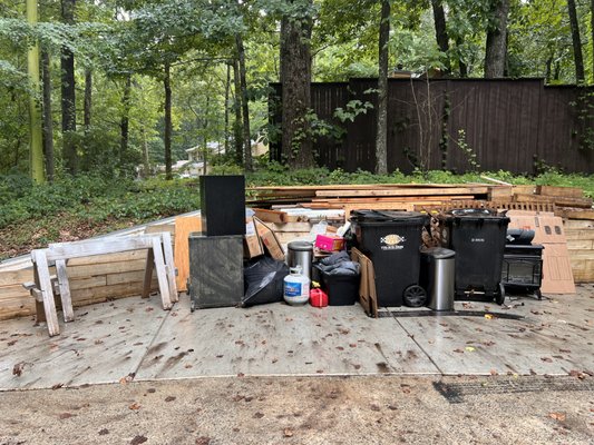 Acworth debris removal - This removal was done for a client after they cleaned out their house in preparation to sell. As you can see, it’s like we were never there! Acworth debris removal - This removal was done for a client after they cleaned out their house in preparation to sell. As you can see, it’s like we were never there!