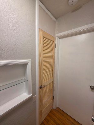 Pantry door installation - Instalation of the pantry door with part of the drywall adding on the top. 🧰🔨😊 Pantry door installation - Instalation of the pantry door with part of the drywall adding on the top. 🧰🔨😊