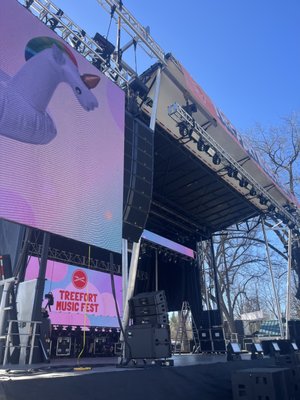 Treefort - We collaborated with the 2025 Treefort venue to provide space heaters, tents, tables, and chairs. Our team thoroughly enjoyed setting up the event and working alongside the amazing vendors.