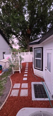 mulch and installation de side walk. - trabajo realizado:
instalacion de red mulch
borde de ladrillos
side walk con bloques de cemento
instalacion de plastico negro en la base para que no cresca la mala hierba. mulch and installation de side walk. - trabajo realizado:
instalacion de red mulch
borde de ladrillos
side walk con bloques de cemento
instalacion de plastico negro en la base para que no cresca la mala hierba.