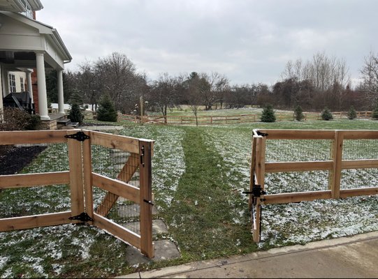 4' Ranch Rail 3-Rail - Ranch Rail Fencing is a optimal choice for homeowners with larger properties. The three-board Ranch rail fence is a staple of the Buckeye State. Whether you're setting in a residential yard or an entire pasture, this style adds that distinct country flare wherever it is. Ranch rail fencing offers multiple customization options.
Classic rustic design
Weather resistant and long-lasting
Several customization options 4' Ranch Rail 3-Rail - Ranch Rail Fencing is a optimal choice for homeowners with larger properties. The three-board Ranch rail fence is a staple of the Buckeye State. Whether you're setting in a residential yard or an entire pasture, this style adds that distinct country flare wherever it is. Ranch rail fencing offers multiple customization options.
Classic rustic design
Weather resistant and long-lasting
Several customization options
