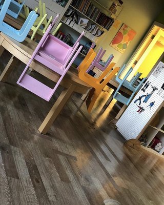 La Scuola International - We have the pleasure of working with La Scuola International a well know private school. We are currently in contract with them to provide ongoing janitorial services.