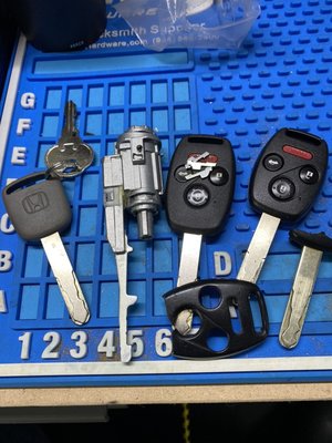 Ignition repair and repair of a key fob
Honda Accord 2008 - Ignition repair & new car keys Honda Accord 2008 Ignition repair and repair of a key fob
Honda Accord 2008 - Ignition repair & new car keys Honda Accord 2008