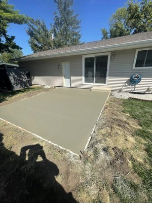 Cement Patio Installation - Check out this 17’ 6”x14’ backyard patio we did in Marion! Great customers that hired us to take on their project. We’ll be excited to see the pergola/grill station set up. Contact us today for an estimate!