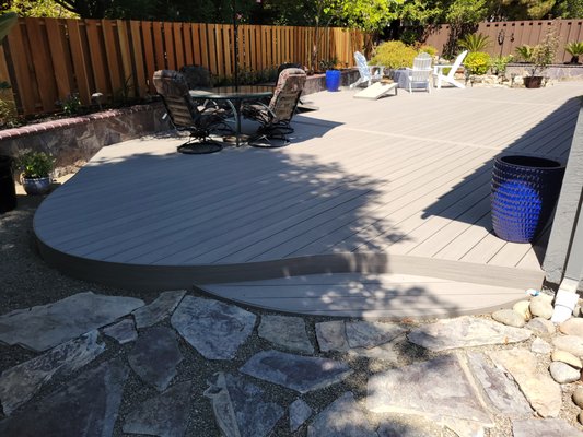 Curved Azek decking - We added a few curves on this 1500 sq ft Azek Coastline deck to give it a little character. Curved Azek decking - We added a few curves on this 1500 sq ft Azek Coastline deck to give it a little character.