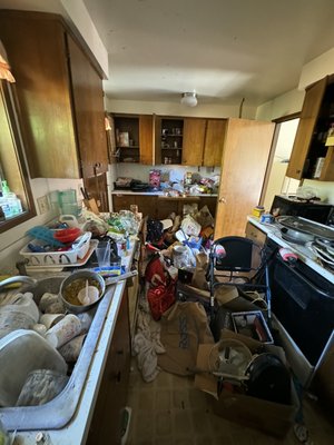 House clean outs! - Check out our weekend work our family worked hard to get this done and give our Client the best service possible! Give us a call for a free quote our family would love to help!