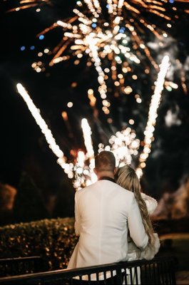 Wedding Fireworks Display - We shoot fireworks displays for weddings, private events, corporates events, gender reveals and 4th of July events.  We service San Antonio, Houston, Austin, Corpus Christi, Dallas and surrounding areas.  Brining you the absolute best pyrotechnics for your event.   We also are a seasonal fireworks retailer.