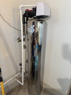 Whole House Filtration - At ASAP Water Heaters, we proudly install the Halo 5 Whole House Water Filtration System because it provides exceptional water quality without the ongoing maintenance and headaches associated with many traditional filtration systems. Unlike systems that require frequent filter changes, the Halo 5 is designed to operate without replaceable cartridges, helping homeowners enjoy cleaner, healthier water throughout their entire home while reducing long-term maintenance costs. The system helps reduce chlorine, sediment, scale buildup, and other common water contaminants, protecting plumbing fixtures, appliances, and water-using equipment.
The Halo 5 is also backed by one of the strongest warranties in the industry, giving homeowners added confidence in their investment. Combined with its durable design and reliable performance, it delivers long-term value and peace of mind. At ASAP Water Heaters, our experienced technicians ensure every Halo 5 system is professionally installed and properly sized for your home’s needs. When you choose ASAP Water Heaters, you’re getting a premium water treatment solution, expert installation, and a team dedicated to providing the highest level of service and customer satisfaction. Whole House Filtration - At ASAP Water Heaters, we proudly install the Halo 5 Whole House Water Filtration System because it provides exceptional water quality without the ongoing maintenance and headaches associated with many traditional filtration systems. Unlike systems that require frequent filter changes, the Halo 5 is designed to operate without replaceable cartridges, helping homeowners enjoy cleaner, healthier water throughout their entire home while reducing long-term maintenance costs. The system helps reduce chlorine, sediment, scale buildup, and other common water contaminants, protecting plumbing fixtures, appliances, and water-using equipment.
The Halo 5 is also backed by one of the strongest warranties in the industry, giving homeowners added confidence in their investment. Combined with its durable design and reliable performance, it delivers long-term value and peace of mind. At ASAP Water Heaters, our experienced technicians ensure every Halo 5 system is professionally installed and properly sized for your home’s needs. When you choose ASAP Water Heaters, you’re getting a premium water treatment solution, expert installation, and a team dedicated to providing the highest level of service and customer satisfaction.