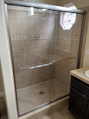 Shower Door Install - New bathroom Glassdoor. (cut to size)