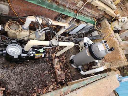 equipment replacement - quick pump and filter swap out in a small pump pit