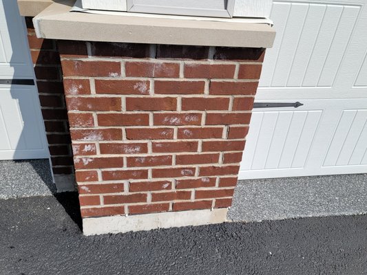 Effloresence Removal - Cleaning effloresence off of brick as included in our upgraded softwash. Effloresence Removal - Cleaning effloresence off of brick as included in our upgraded softwash.