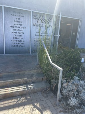 THE VAULT ART GALLERY - WE ARE SOUTH BAY BASED ART GALLERY LOCATED IN REDONDO BEACH, WALKING DISTANCE FROM THE BEACH ITS A GORGEOUS ART GALLERY USED FOR RENTAL EVENTS AND MORE...