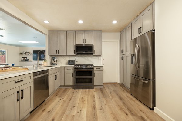 Santee kitchen remodel 2022 - This kitchen went from drag to fab really quick! With the help of our team, we were able to design a custom kitchen that fit this families lifestyle as well as make it more functional and spacious.
