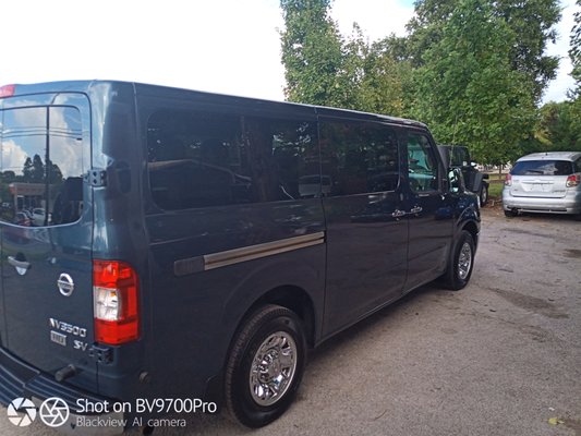 Your premier Airport Shuttle and Black Car event transportation provider. - Arrive in style, depart with ease.  We are your trusted Airport Shuttle / Black Car service transport partner in and around Nashville.