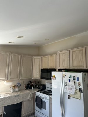 House Repaint (Manchester,NJ) - Repair and Repaint Kitchen ceiling, walls, trim and baseboards.
