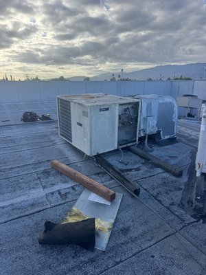 Sushi restaurant heat pump change out - The old unit had very low efficiency, using a lot of energy to keep up and PG&E bill was too high, a brand new Carrier unit has been installed and cut the bill down by half Sushi restaurant heat pump change out - The old unit had very low efficiency, using a lot of energy to keep up and PG&E bill was too high, a brand new Carrier unit has been installed and cut the bill down by half