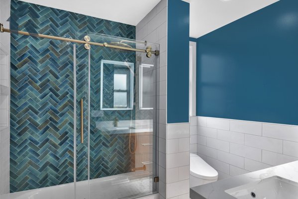 Megan Remodel - We recently completed a bathroom remodel for Megan, and we couldn’t be more proud of how it turned out!

Huge thanks to Megan for for trusting Gilad and the Triond Remodeling & Design team with her project!