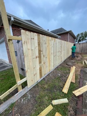 Install New fence and Gate - The customer wanted to have a new fence with one gate installed. They had no existing fence. We installed their new fence with their preferences. Install New fence and Gate - The customer wanted to have a new fence with one gate installed. They had no existing fence. We installed their new fence with their preferences.