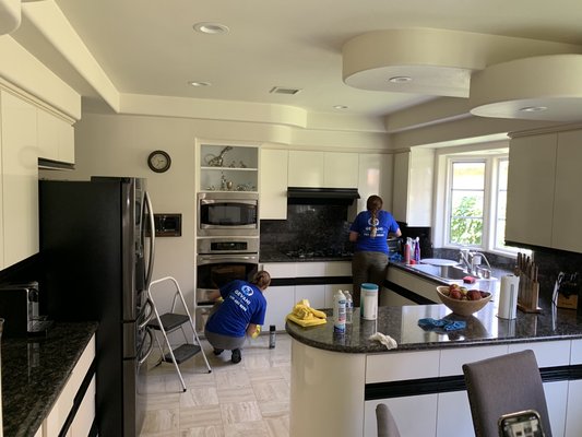 Gevani Cleaning Services - We're a professional home cleaning service specializing in commercial and residential properties, Our goal is to deliver the best quality to our existing and future customers. We specialize in Deep Cleaning Services, Move In, Move Out and Steam Cleaning Services but also we offer regular weekly, biweekly and monthly services. Gevani Cleaning Services - We're a professional home cleaning service specializing in commercial and residential properties, Our goal is to deliver the best quality to our existing and future customers. We specialize in Deep Cleaning Services, Move In, Move Out and Steam Cleaning Services but also we offer regular weekly, biweekly and monthly services.