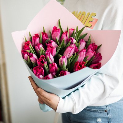 Tulips 15% OFF - Only this week 15% OFF on tulips. Use code TULIPLOVE15 on our website https://new.lunaflowerstore.com