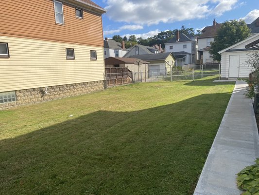 Mulch bed from scratch! - We had to create these mulch beds from scratch but they turned out great!