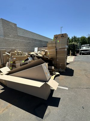 Warehouse Cleanout - Commercial Junk Removal Services - Completed a commercial clean up removing debris and unwanted materials to restore a safe and professional environment for business operations or leasing. Warehouse Cleanout - Commercial Junk Removal Services - Completed a commercial clean up removing debris and unwanted materials to restore a safe and professional environment for business operations or leasing.